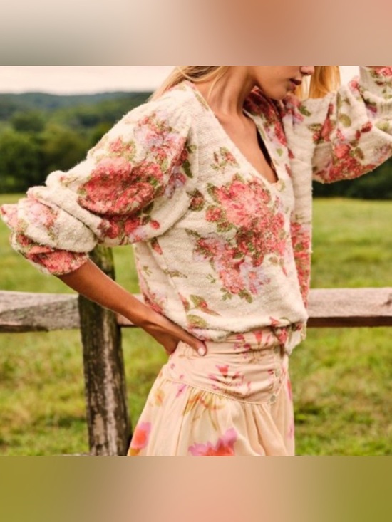Free People Sweaters - Free People Bed Of Roses Pullover Cropped Sweater Candy Combo M